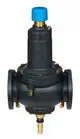 Danfoss Unregelventil mit blauer Einstellkappe, zwei seitlichen Anschlüssen, einem unteren Anschluss und einem Manometer für Druckregulierung.